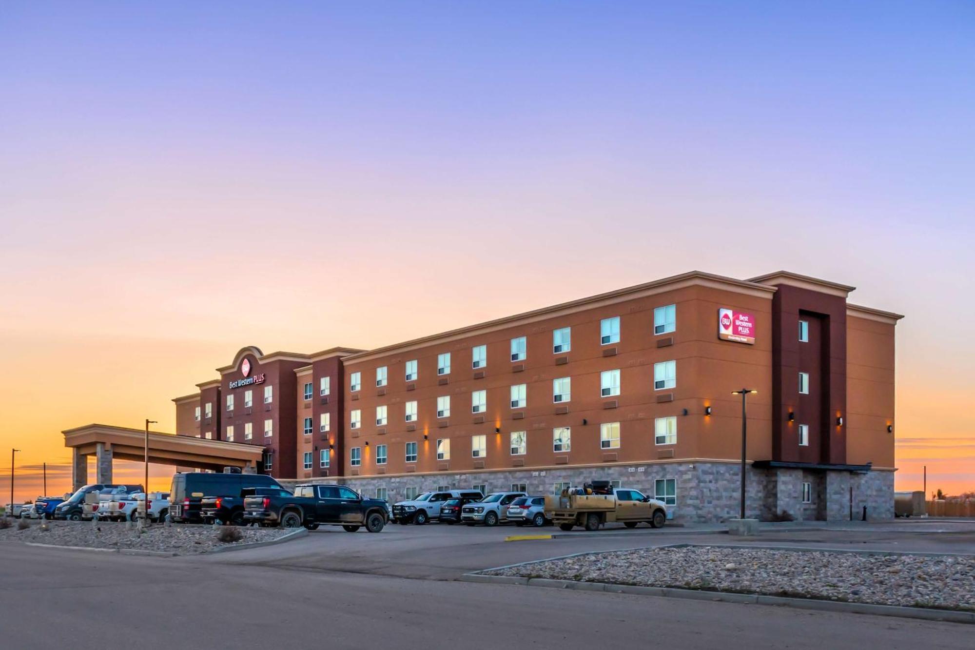 Best Western Plus Kindersley Hotel Exterior foto